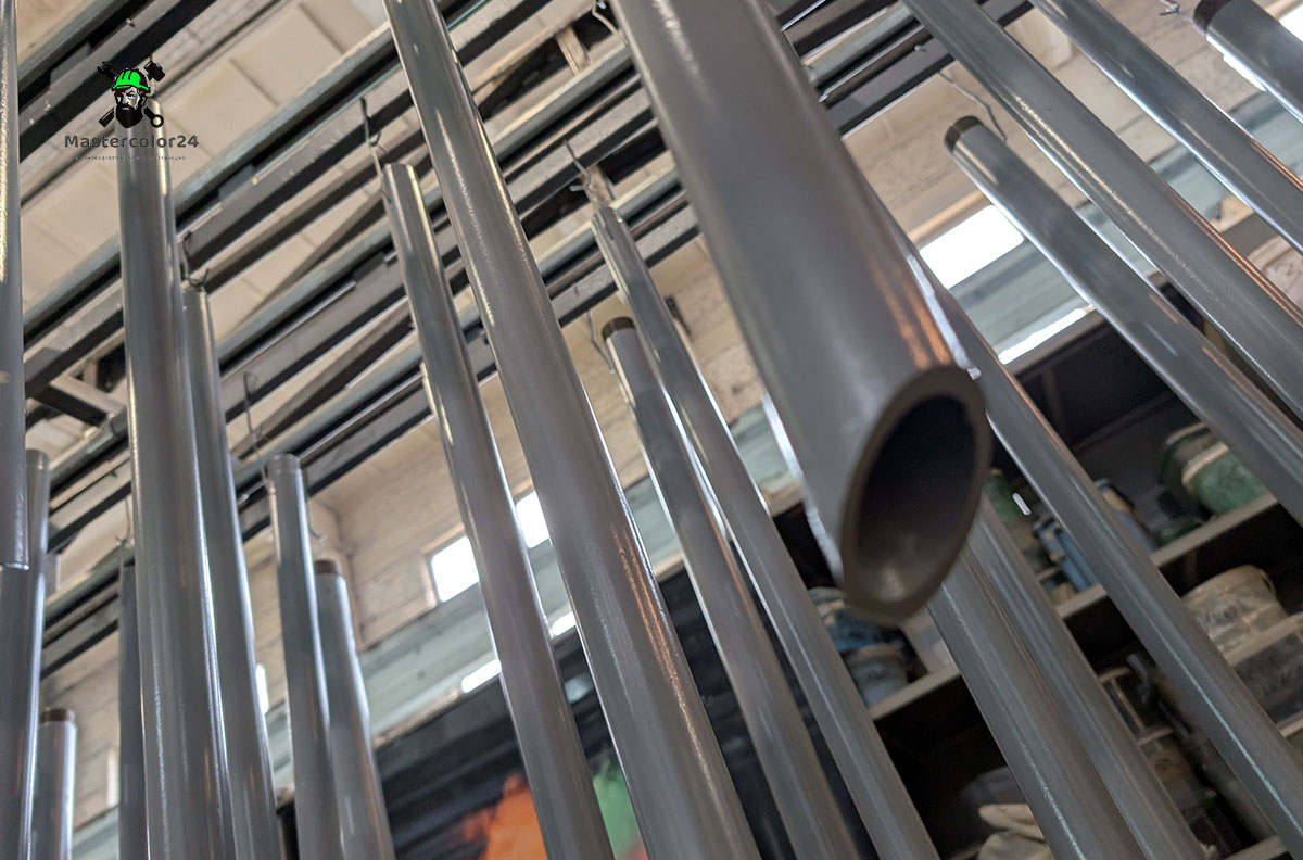 Покраска столбов для забора