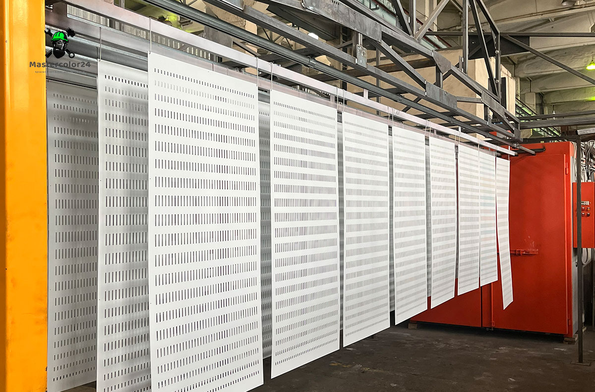 Покраска решеток для ограждений радиаторов для лицея