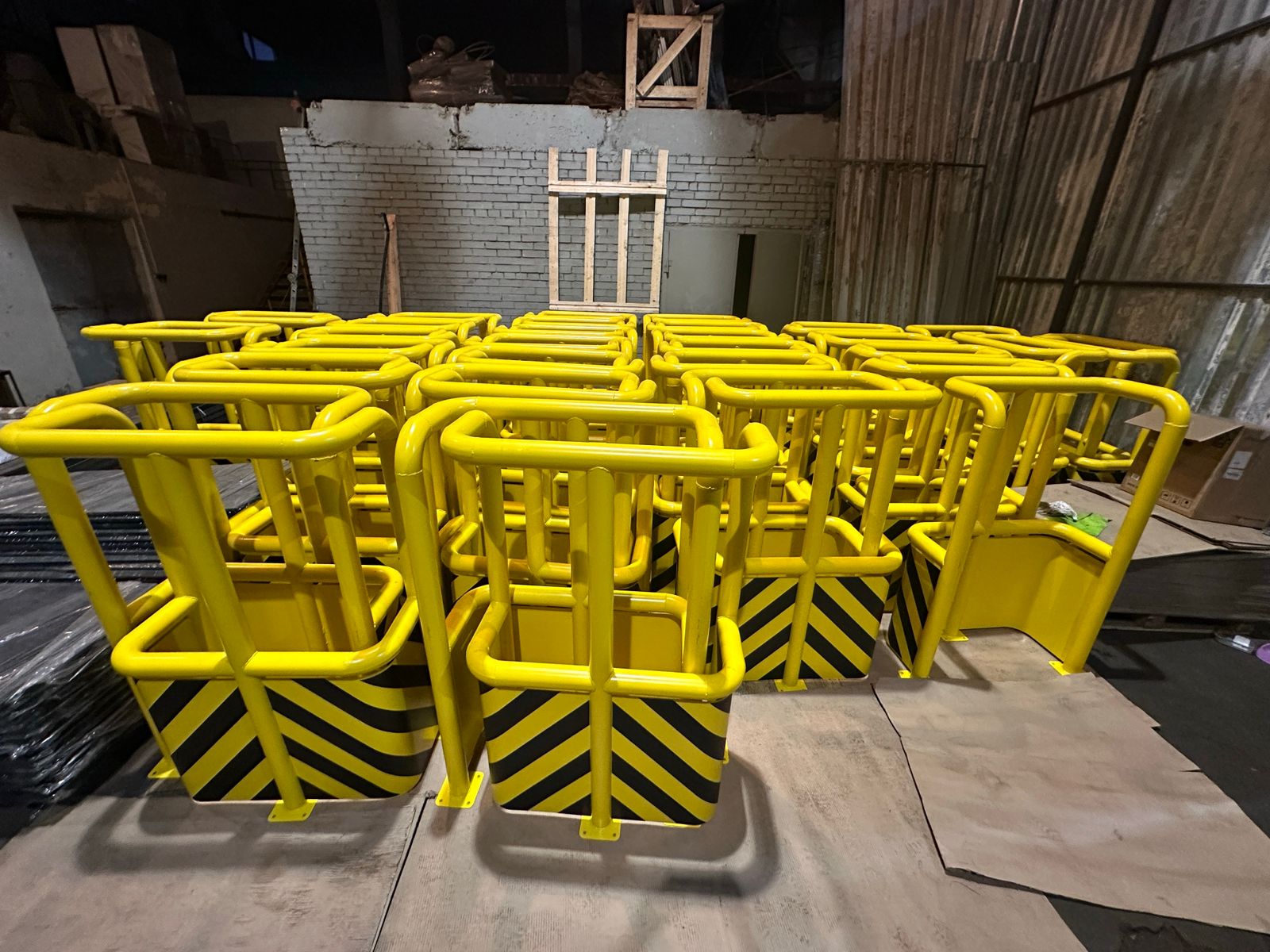 П-образные отбойники в БЦ Авиатор