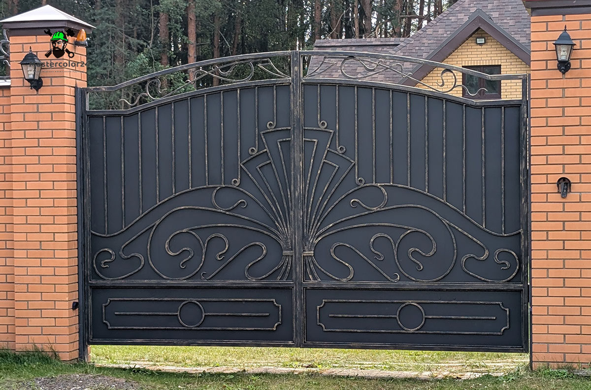 Покраска ворот в крокодил