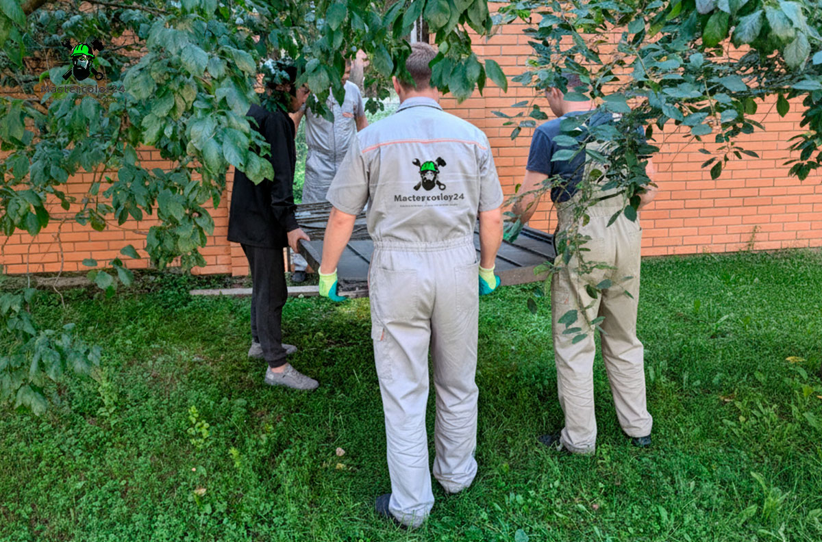 Нанесение золотой патины на ковку