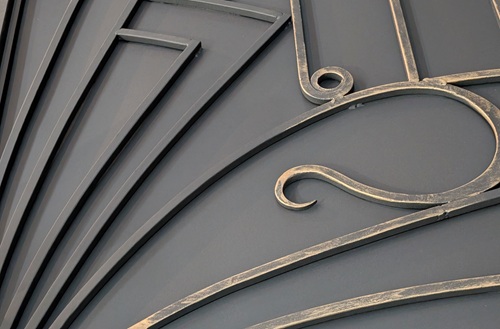 Калитка с бронзовой патиной после реставрации