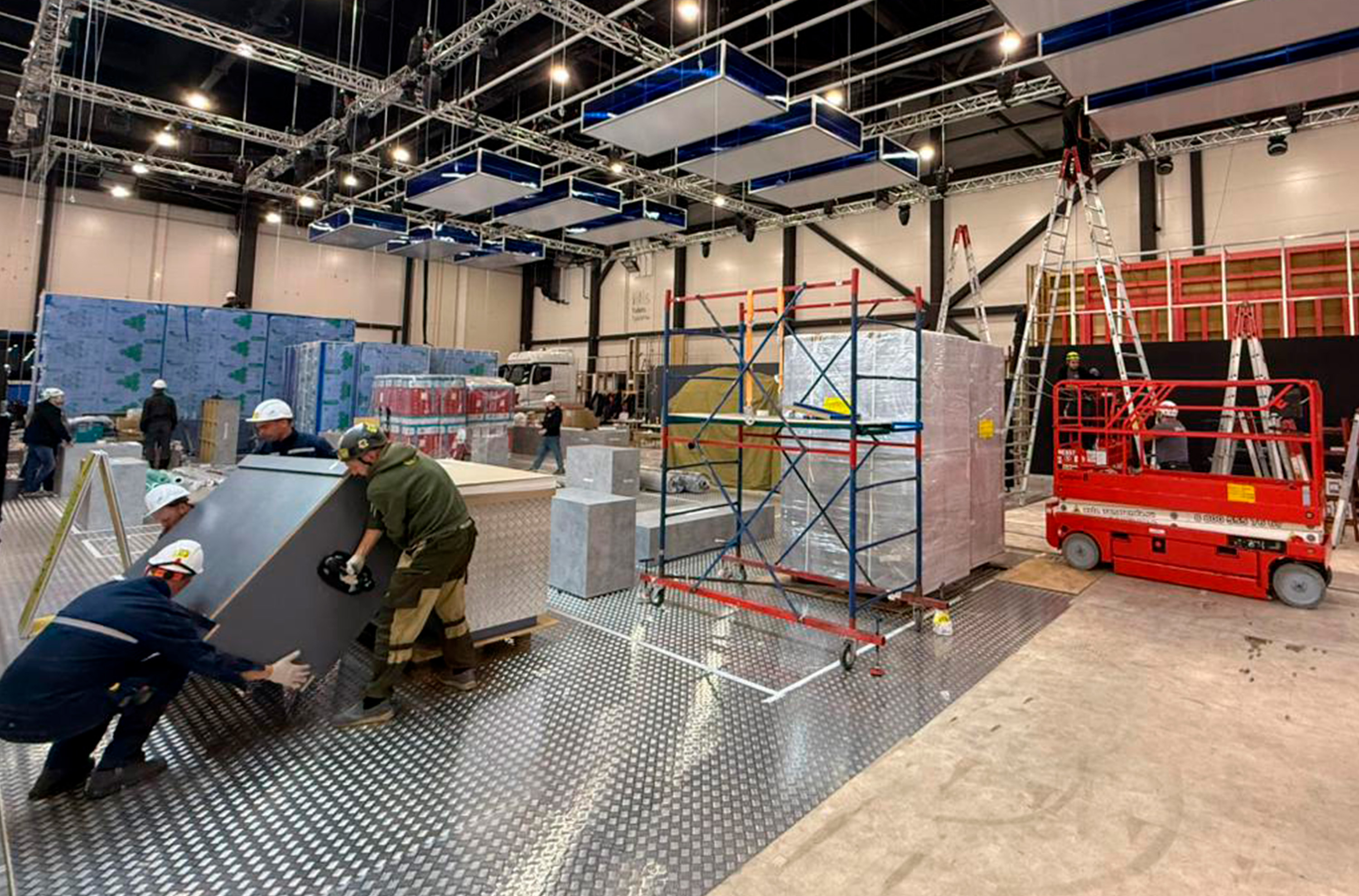 Резка труб на станке